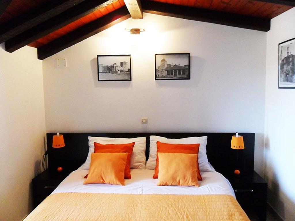 Apartments Riva Trogir Zimmer foto
